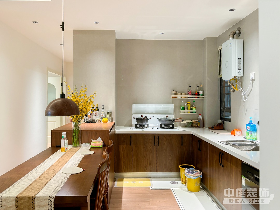 南寧新房裝修-現代原木風-廚房 南寧新房裝修-現代原木風-廚房