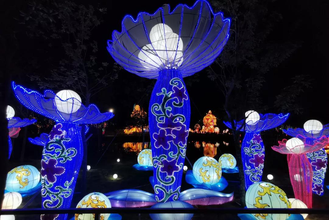 月色燈山滿江河| 裝飾公司和燈展的關系是？